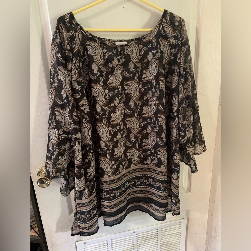 Plus size 26/28 top black